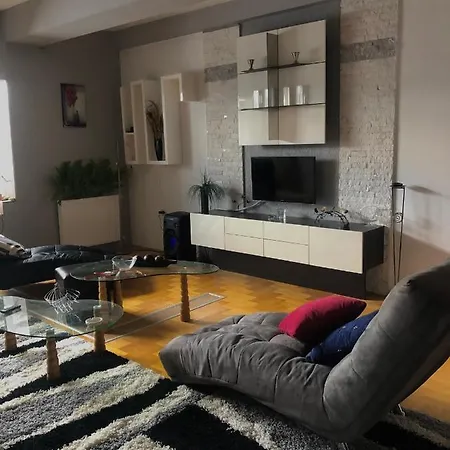 Apartment Near City Center