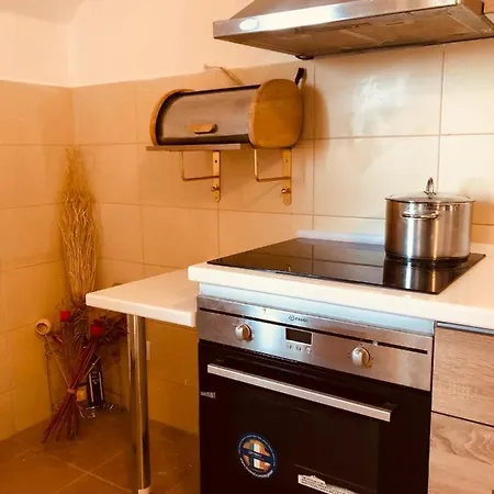 Near City Center Apartment