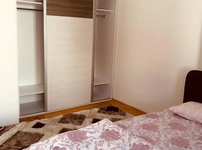 Near City Center Lägenhet Skopje